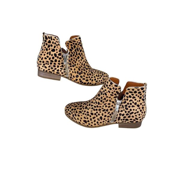 Women's Eric Michael, Lynx Ankle Boot Size 36 EU 6 US Leopard Boots - Picture 6 of 7